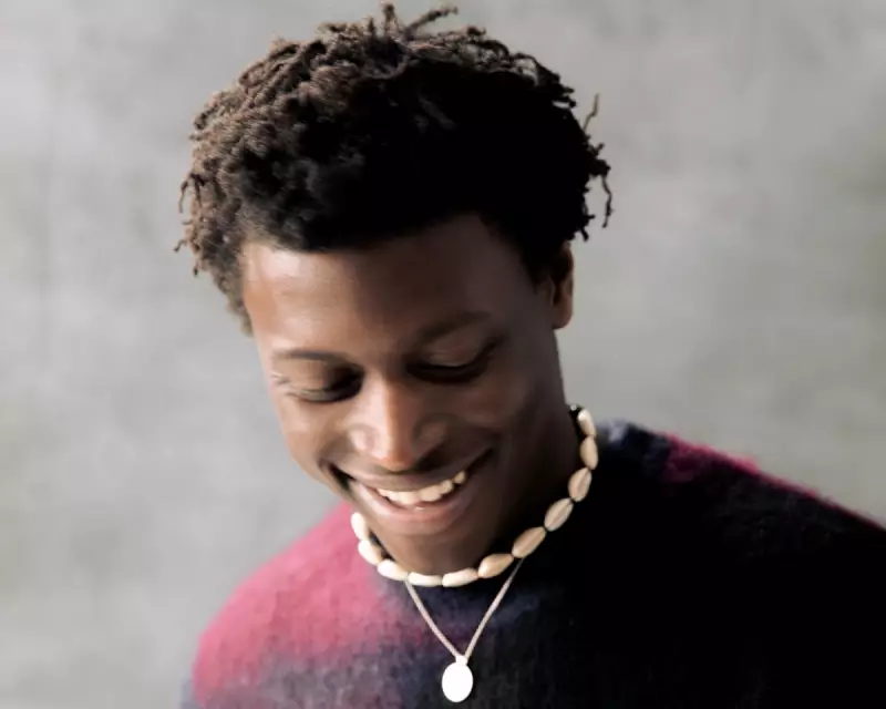 From War-Torn Liberia to Folk-Pop Fame: Mon Rovîa's Journey of Identity and Healing