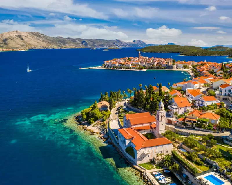 Holiday Booking Guide 2025: Beat Scams & Secure Your Summer Getaway