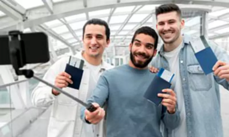 Holiday Selfie Danger: How Boarding Pass Photos Can Ruin Your Trip