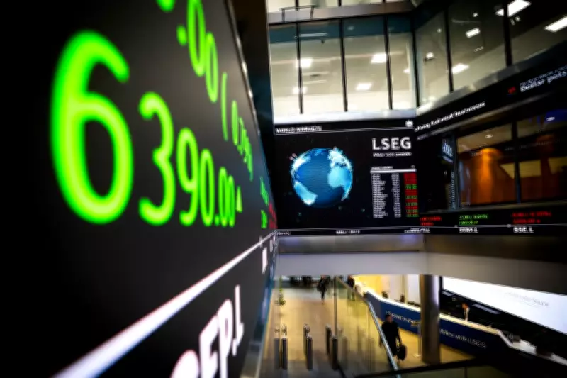 London Stocks Mixed Amid Trump's Fed Criticism and Global Market Moves