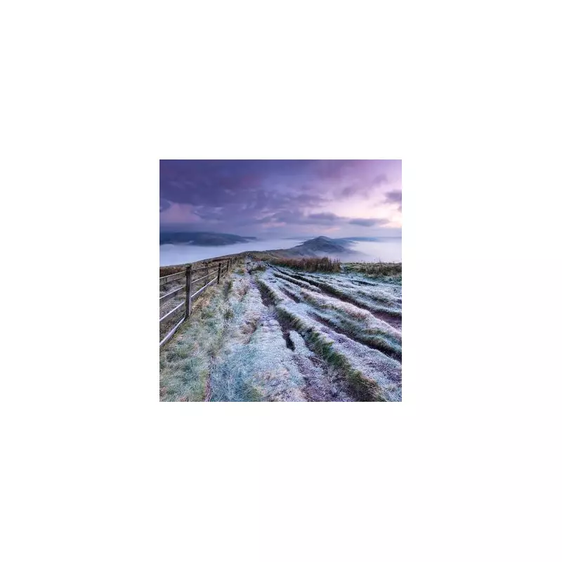 Mam Tor Winter Walk: A 'Magical' 517m Peak District Hike Near Castleton