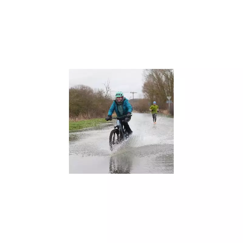 Met Office Issues Yellow Rain Warning for 23 UK Areas, Urges Emergency Prep