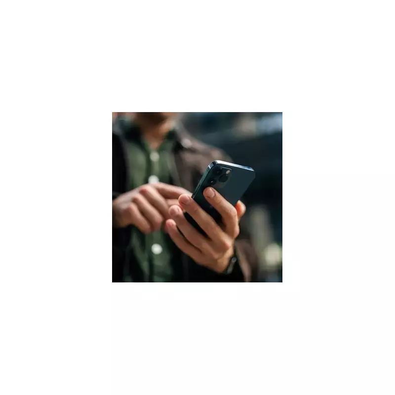 Neuroscientist Reveals How Doom Scrolling Trains Your Brain to Lose Focus