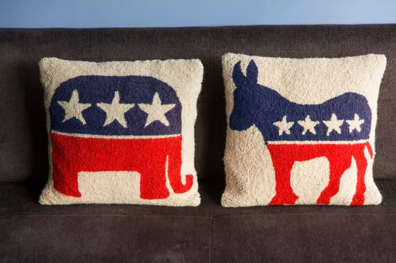 Payphone Project Connects San Francisco Liberals with Texas Conservatives