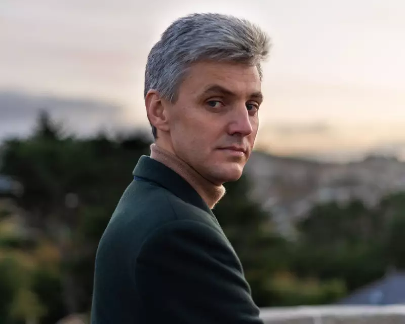 Rob Doyle's 'Cameo': A Satirical Hall of Mirrors in the Culture War Era