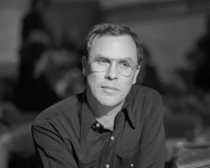 Robert Wilson's 1995 HG Installation: A Time-Travelling Theatrical Journey