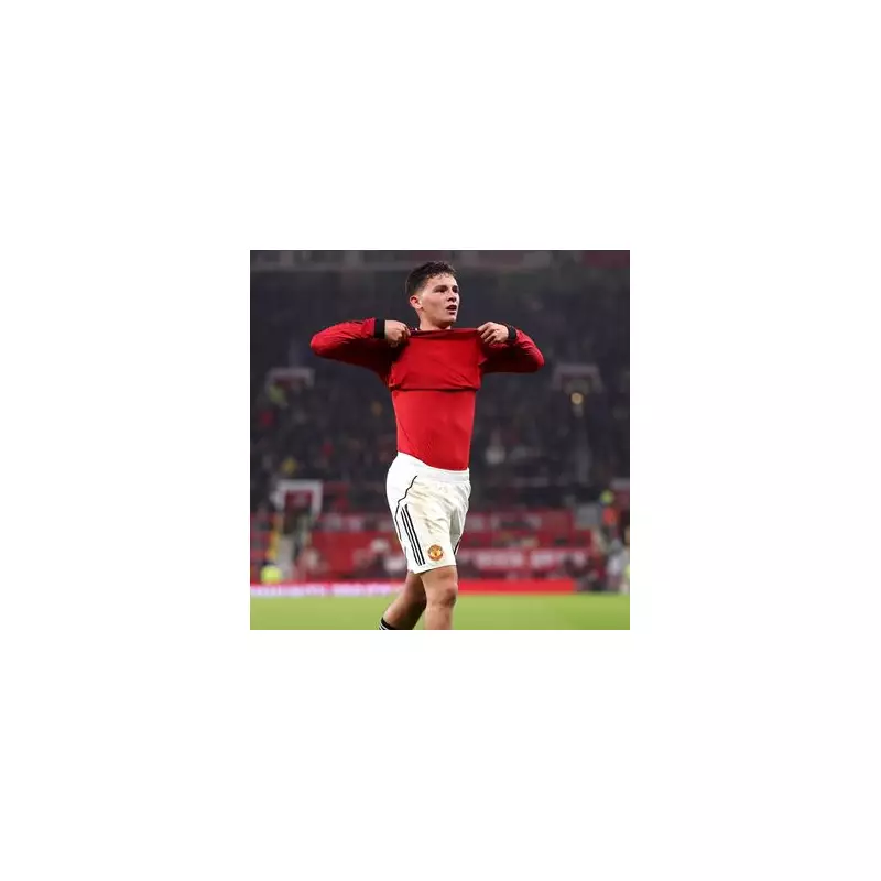 Shea Lacey Apologises for Man Utd Red Card as Fletcher Slams Referee