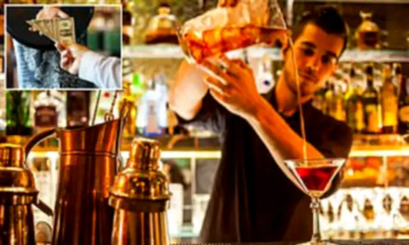 Tipping Culture Explodes: 'Tipflation' Leaves Britons and Americans Frustrated