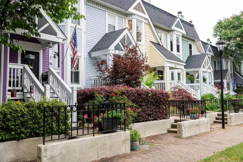 Trump Vows to Ban Big Investors from US Single-Family Home Market