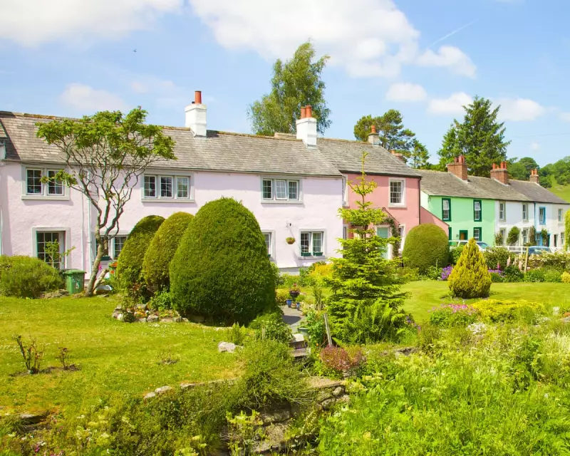 UK House Prices Dip 0.4% in December, Defying Forecasts