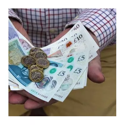 5-Week Pay Gap Looms: How to Stretch Your Christmas Wages to January