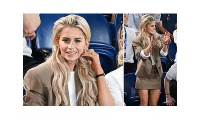 Caroline Daur Cheers On Alexander Zverev At Australian Open Quarter-Final