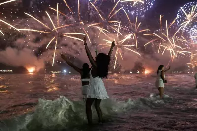 New Year's Fireworks Dazzle Rio and Latin America's Top Photos