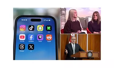 PM Faces Mounting Pressure for Immediate Social Media Ban for Under-16s