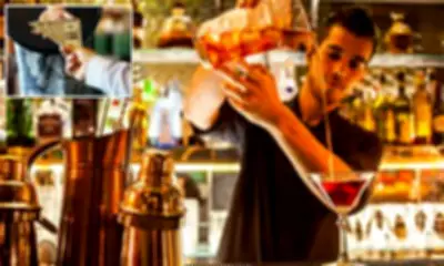 Tipping Culture Explodes: 'Tipflation' Leaves Britons and Americans Frustrated