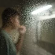 50p Rice Bowl Trick Fights Winter Window Condensation in UK Homes