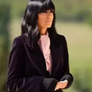 Affordable Cashmere Gloves Rival Claudia Winkleman's £95 Traitors Style