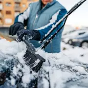 Amazon's £6 Car De-icer Uses Electromagnetic Tech to Beat Icy Mornings