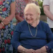 Antiques Roadshow Guest Overwhelmed as £1 Charity Shop Find Valued at £2,500