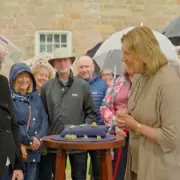 Antiques Roadshow Guest Stunned as 'Unusual' Jewellery Valued at £25,000