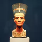 Archaeologist Zahi Hawass Confident of Imminent Nefertiti Tomb Discovery