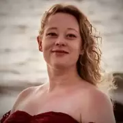 Autopsy Reveals Fatal Head Wound in ICE Shooting of Minneapolis Mother