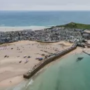 Belgian Tourists' St Ives Surprise: Seagulls Steal Show at Top UK Beach