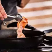 Crispy Bacon Secret: Cook with Water, Not Oil, for Perfect Results