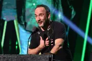 Dave Matthews brands Trump administration 'revolting' over ICE shooting