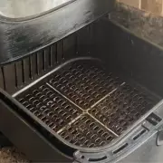Effortless Air Fryer Cleaning: A 2-Minute Sparkle Without Scrubbing