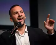 Green Party Leader Urges UK to Expel US Forces and Leave NATO