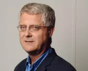 Guardian readers pay tribute to Martin Kettle after 41-year column ends