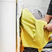 Hard Towels Made Fluffy Again With Two Natural Items - Not Vinegar