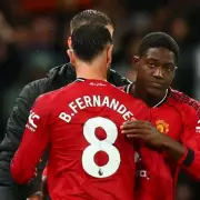 Hasselbaink: Mainoo's Training Brilliance Unlocks Fernandes' Best Form at Manchester United