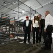 ICE Killing in Minneapolis Sparks White House Crisis as Trump Faces Political Backlash