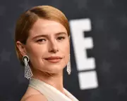 Jessie Buckley's Oscar-Worthy Rise: From Talent Shows to Hamnet Triumph