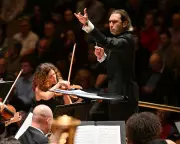 London Philharmonic Orchestra's Mahler 10th Symphony Triumph Under Jurowski