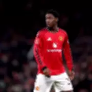 Louis Saha Urges Man Utd to Halt Mainoo Contract Talks and Focus on Football