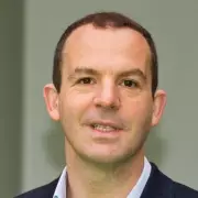Martin Lewis Reveals Ideal Home Temperature to Save £90 on Winter Bills