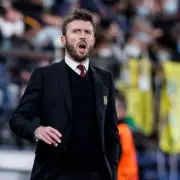 Michael Carrick Returns as Man Utd Interim Boss: Key Decisions on Fernandes & Mainoo