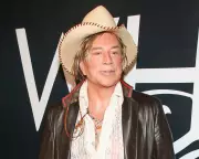 Mickey Rourke Rejects $100k GoFundMe: 'I'd Rather Stick a Gun Up My Ass'