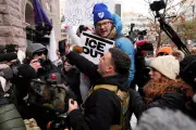 Minneapolis Clash: Anti-ICE Protesters Chase Off Pro-ICE Group