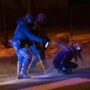 Minneapolis Erupts in Chaos After ICE Shooting Sparks Violent Clashes