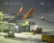 Monster Winter Storm Paralyzes Eastern US, Cutting Power and Grounding Flights