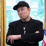 Musk Shares AI Bikini Images of Starmer Amid UK Grok Deepfake Row