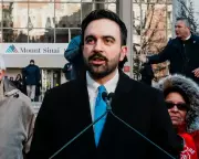 New York Mayor Mamdani Receives Scottish Baby Box to Tackle Child Poverty