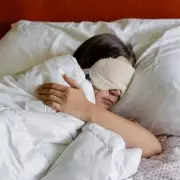 NHS Doctor's 5:30am Wake-Up Rule to 'Stay Young' and Boost Energy in 2026