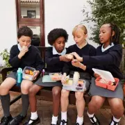 NHS Tip: Add Hummus to Lunchboxes to Boost Kids' Veg Intake