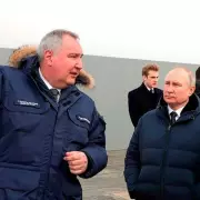 Putin Ally Mocks UK's 'One-Man' Greenland Force as 'James Bond and His Girls'