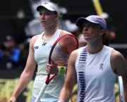 Rybakina Storms Past Swiatek Into Australian Open Semi-Finals
